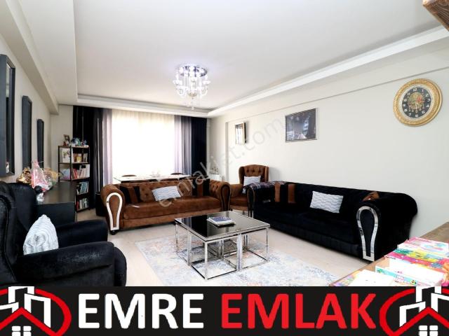 Emre Emlak'tan İstasyon'da Genç Bina'da Arakat Asansörlü Geniş Satılık 3+1 Daire
