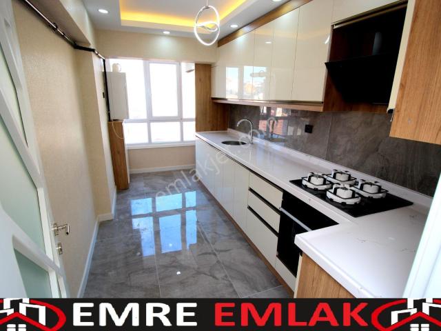 Emre Emlaktan Süvari Mahallesinde Full+full Yapılı Masrafsız *boş* Satılık 3+1 Daire