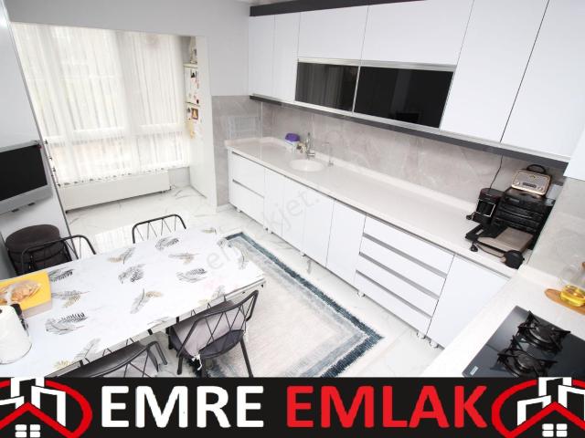Emre Emlaktan Selçukluda 3+1 Yapılı Site İçi Satılık Daire