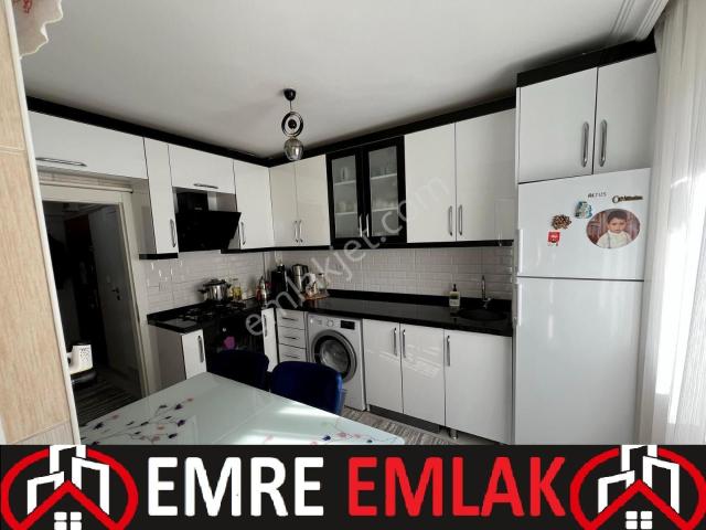 Emre Emlak'tan Topçu'da Arakat Ön Cephe Yapılı Satılık 3+1 Daire