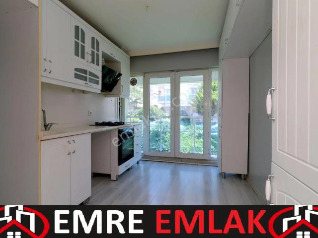 Emre Emlak'tan Topçu'da Genç Bina'da Ön Cephe Kiralık 2+1 Daire