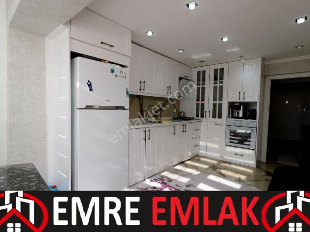 Emre Emlak'tan Topçu'da Full Yapılı Arakatta Geniş 3+1 Satılık Daire