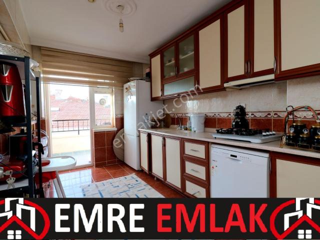 Emre Emlak'tan Topçu'da Manzaralı Geniş Ön Cephe Satılık 3+1 Daire