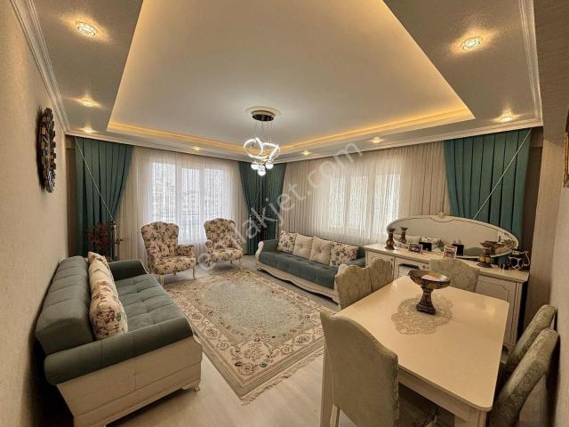 Şems'ten Abdülhamidhan Cd Üzeri Geniş 3+1 Siteiçi Daire