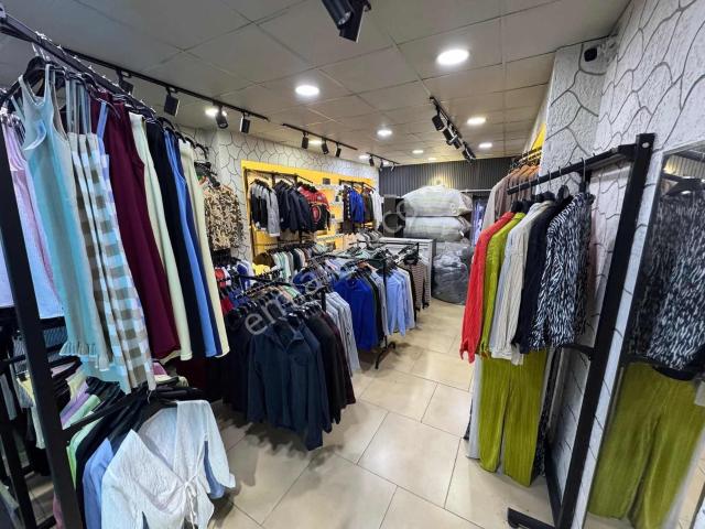 Emsa İnş. Tramvayın Dibinde Kiracıl 160m2 Dükkan