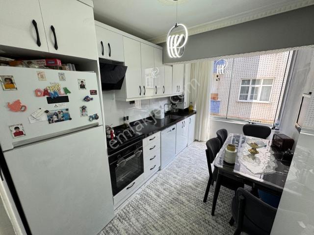 Emsa İnş. Tramvayın Dibinde Satılık 2+1 90m2 1.kat