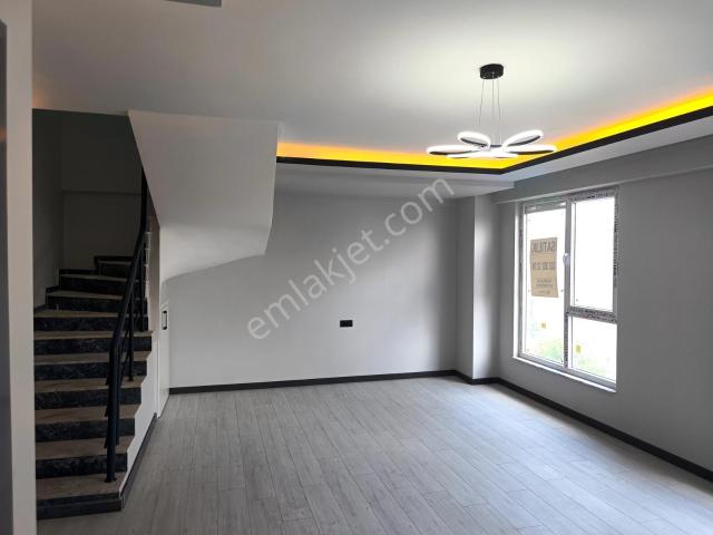 Emsallerine Göre Fırsat! 180 M² Dubleks | Teraslı | Kapalı Garaj