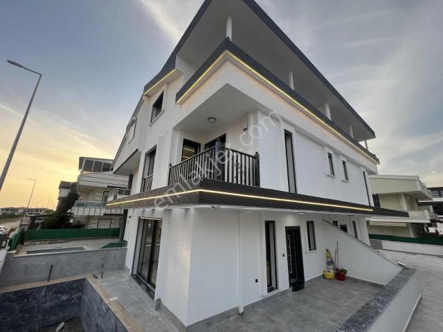 Emsallerinin En Uygunu 3+1 İkiz Villa