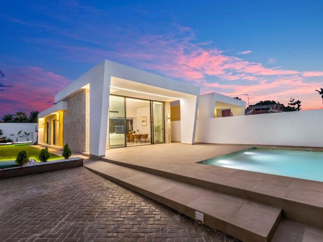 En Torrevieja, descubra un conjunto de villas de obra nueva. 120m² Torrevieja