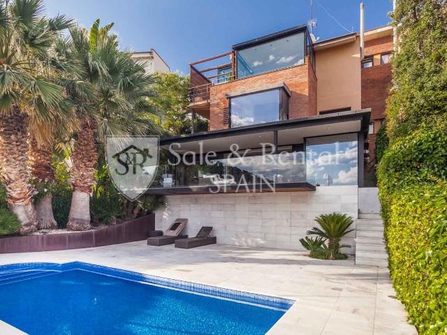 En un enclave privilegiado entre mar y montaña, en la zona d. 249m² Sitges