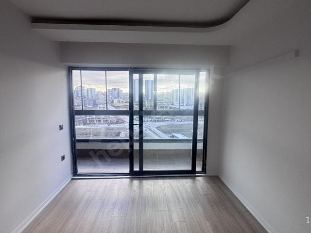EN ÜST KAT SEVENLER İÇİN YAŞAMKENT 1+1 KİRALIK