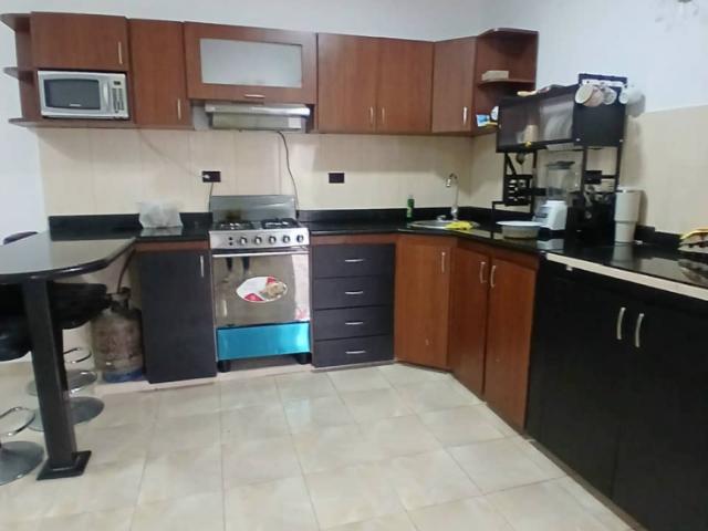 EN VENTA T.H EN LA URB. AGUASAL GUACARA EDO.CARABOBO 26 140