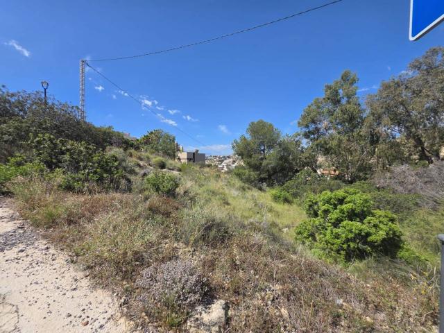 En venta tercera linea de playa El Campello Alicante