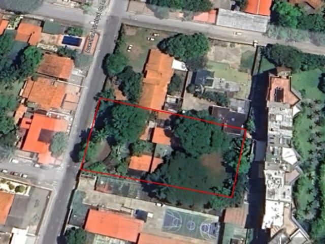 En venta Terreno en Avenida Principal Los Chorros, Zonificación V 3