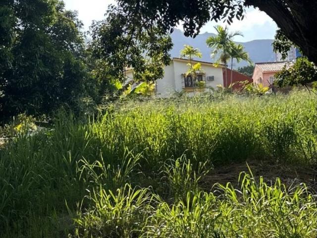 En venta terreno en el Parral MB