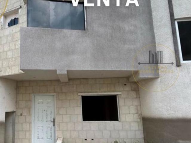 En Venta Towhouse en Obra Gris Ubicado en Resd. Villa Tarragona,Mcy