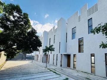 EN VENTA TOWNHOUSE ZONA NORTE CHOLUL