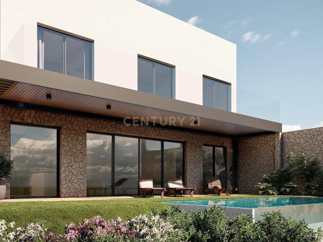 En Venta – Villa Unifamiliar con Licencia en Puerto de la Torre, Málaga