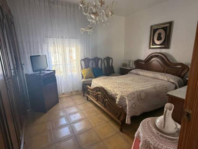 En venta vivienda de dos plantas en el centro de Roquetas