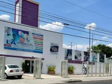 En Venta y Renta Local Comercial en Quer?taro. Av de Las Fuentes