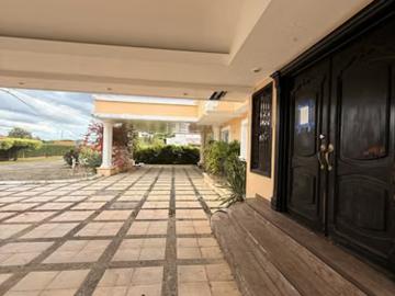 En venta amplio Duplex, Residencial Las Perlas, David, Chiriquí | 4 recámaras por 383000.00 en Chiriquí