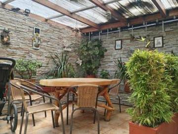 EN VENTA AMPLIA CASA 500m2 UBICADA EN LA UNION NACIONAL