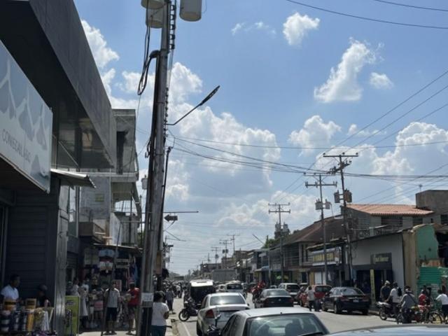 En venta amplia casa comercial en Tinaquillo Av. Miranda Cojedes