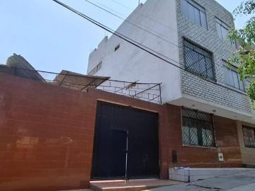 EN VENTA AMPLIA CASA EN VENTANILLA