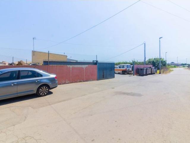 EN VENTA AMPLIA NAVE INDUSTRIAL EN CALLOSA DE SEGURA