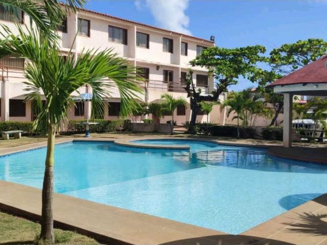 En venta apartamento 60m2 Bahia azul Higuerote 3941