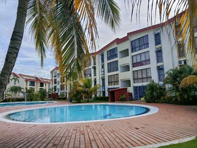En venta apartamento 60m2 Las Garzas Higuerote 6656