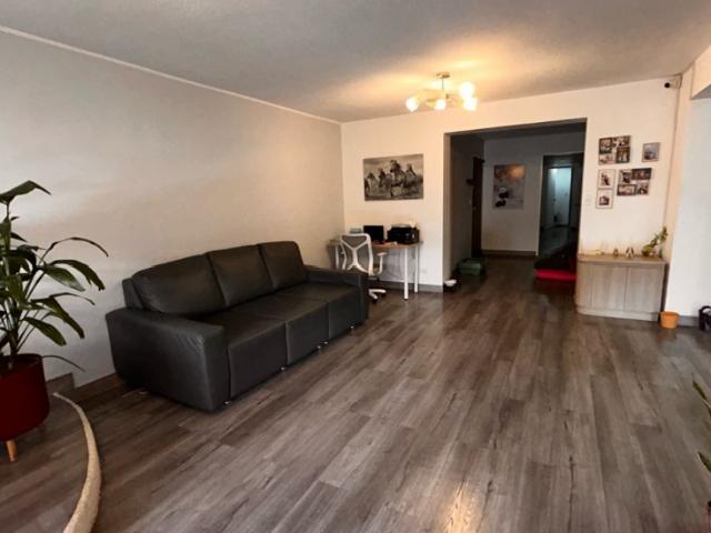 EN VENTA APARTAMENTO 183 MTS 3H/4B/2PE LOS NARANJOS