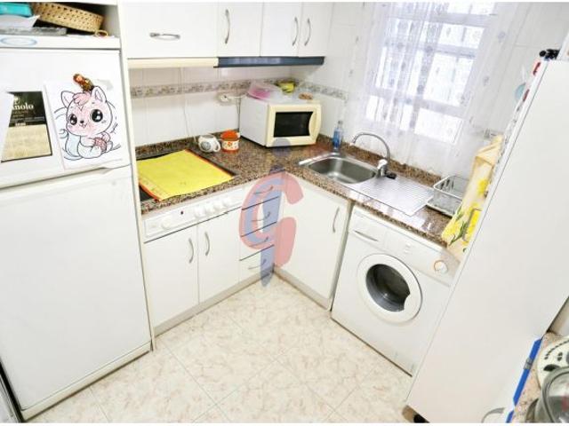 EN VENTA: apartamento de dos dormitorios en las Viñas con orientación sur