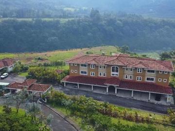 En venta Apartamento de Lujo Amoblado, Boquete, Chiriquí RG Rah Cod. 25 4216