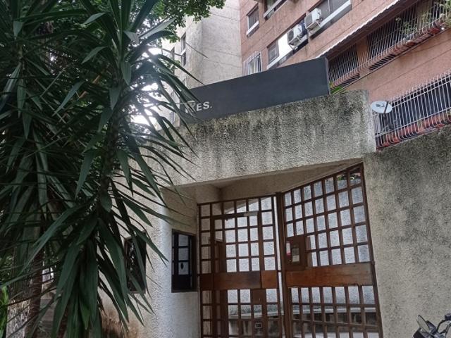 EN VENTA APARTAMENTO EN LA URBINA