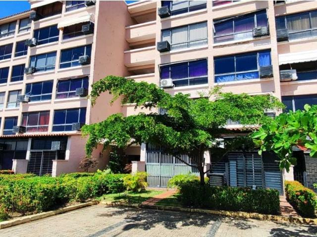 En venta apartamento 70m2 Playa linda Higuerote 9167