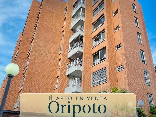En Venta. Apartamento de 160m2. 3H/3B/2pE. Oripoto