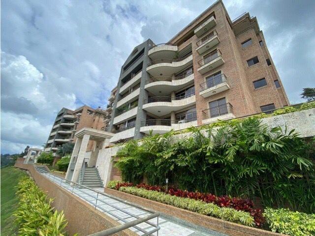En Venta Apartamento PB Lujo Los Naranjos 4H+2S/6B+1S/6P