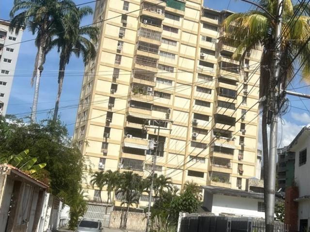 En Venta Apto. Ubicado en Urb. La Esperanza Resd. La Esperanza Mcy
