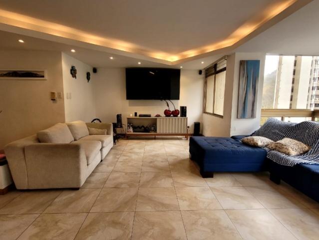 EN VENTA APTO URB. TERRAZAS DEL AVILA