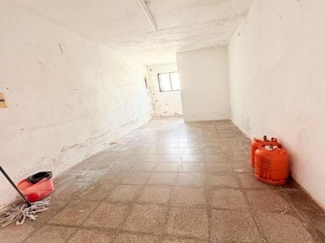 EN VENTA CASA ADOSADA PAREADA EN CALA PUNTAL! PRECISA DE REFORMA Y ACTUALIZACION!