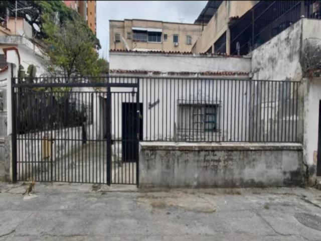 En Venta Casa Comercial para Remodelar en el Paraiso