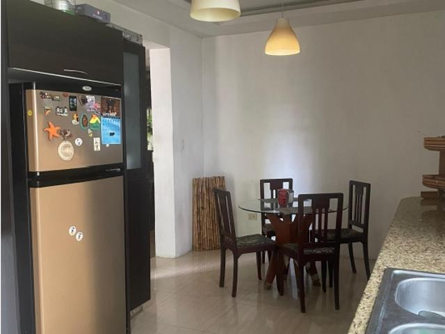 EN VENTA CASA COMERCIAL SAN BLAS AV. USLAR VALENCIA 37 61