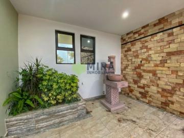 ¡EN VENTA! CASA CON TERRAZA EN VILLAS DEL SOL, Pátzcuaro