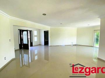 En venta casa con excelentes espacios en Lomas de Cocoyoc