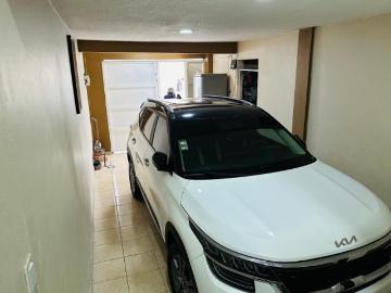 En venta casa con local comercial en Nezahualcóyotl