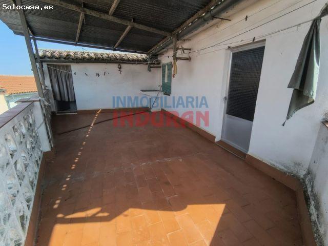 En venta casa de pueblo con 3 habitaciones y terraza, en Peraleda de la Mata