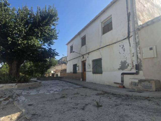 En venta casa de pueblo en Encebras Pinoso Alicante