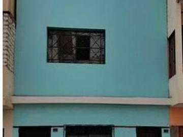 En Venta Casa de 3 Pisos At. 100 m2 en La Av El Sol