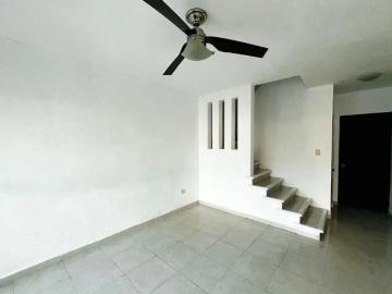 En Venta Casa de 4 Rec. + Cuarto de Servicio / Fraccionamiento Villa Marina